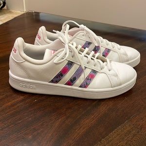 Adidas women’s Grand Court Floral Sneakers